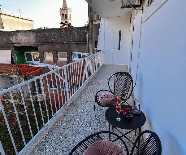 Pablo - Old Town With Balcony *